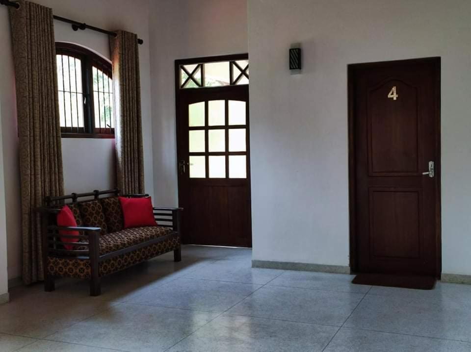 Visu Villa Hotel Habarana Exterior photo