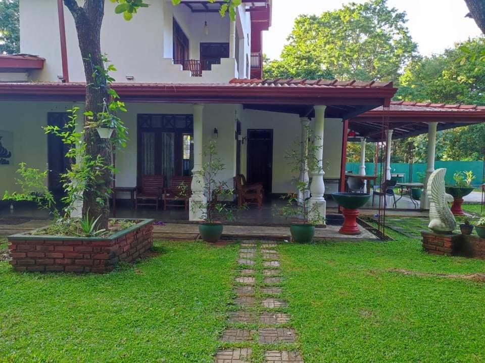 Visu Villa Hotel Habarana Exterior photo