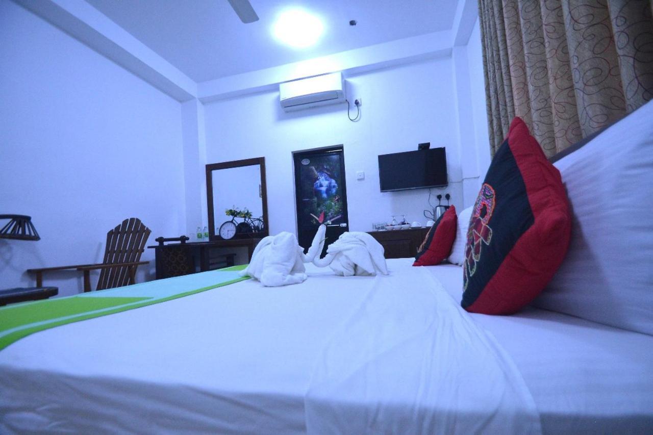 Visu Villa Hotel Habarana Exterior photo